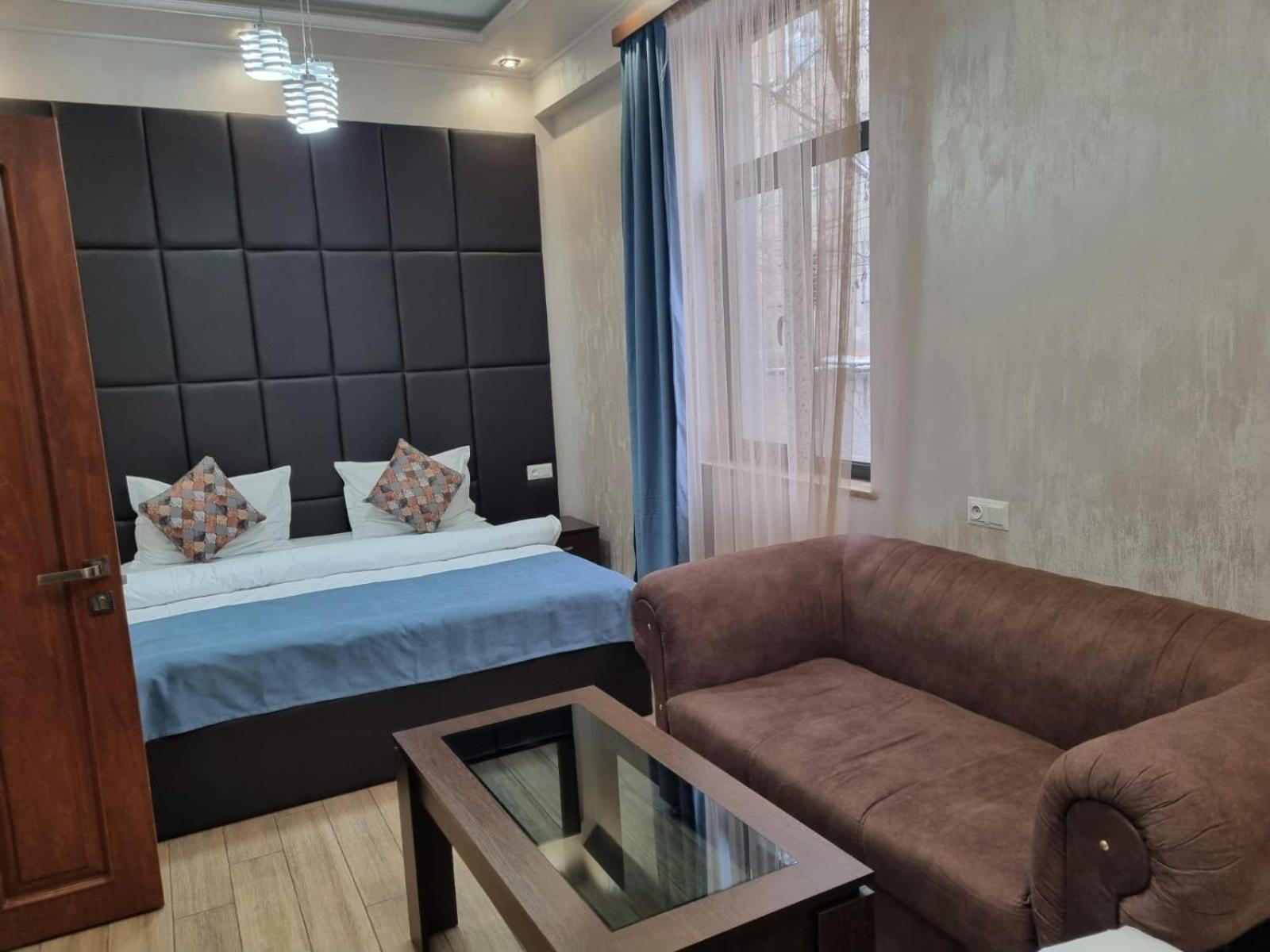 Days Hotel Ереван Экстерьер фото